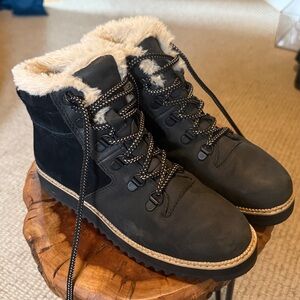Toms Tan Fur-Lined Boots
